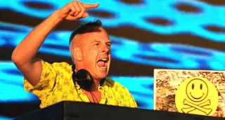 Results For Fatboy Slim’s ‘Happiness Experiment’ Reveal The Positive Effects Of Raving - EDM news article Results For Fatboy Slim’s ‘Happiness Experiment’ Reveal The Positive Effects Of Raving - EDM news article