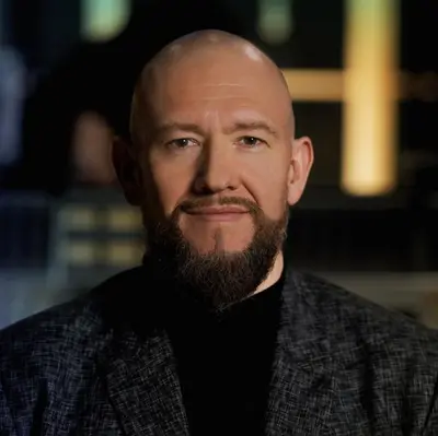 Tom Middleton - Electronic music DJ from Paris