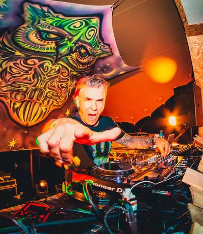 JourneyOM - Electronic music DJ from Brussels