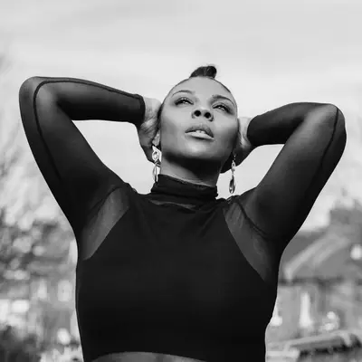 Malika - Electronic music DJ from Paris