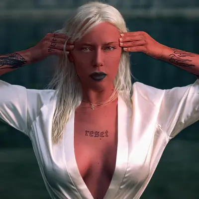 Valentina Izumi - Electronic music DJ from Madrid