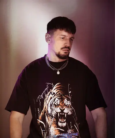 Sub Zero - Electronic music DJ from London