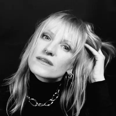 Britta Arnold - Electronic DJ