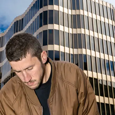 Nueen - Electronic music DJ from London