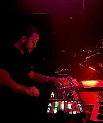 Viels - Electronic music DJ from Brussels