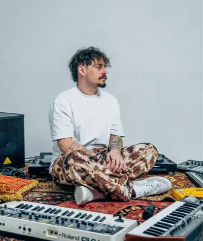 REYUS - Electronic music DJ from London