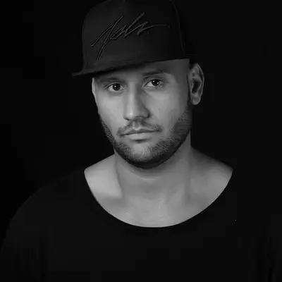 Manu Gonzalez - Electronic music DJ from Barcelona
