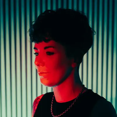 Gina Breeze - Electronic music DJ from Paris