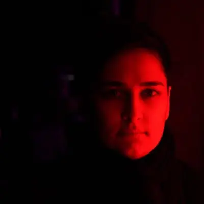 Nesa Azadikhah - Electronic music DJ from Barcelona