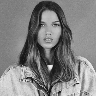 Melanie Ribbe - Electronic music DJ from London