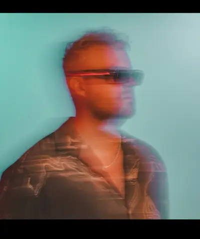 Ryan Arnold - Electronic music DJ from London