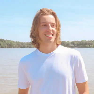 Michael James - Electronic music DJ from Paris