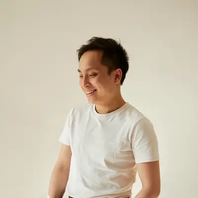 NairLess - Electronic music DJ from Paris