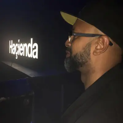 Mark XTC - Electronic music DJ from Paris