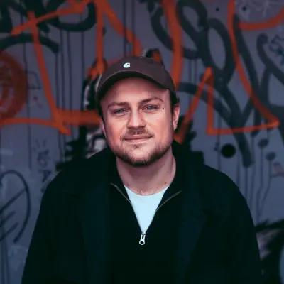 Knuckle G - Electronic music DJ from Barcelona