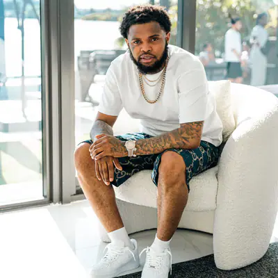 Touré - Electronic music DJ from Paris