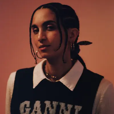 Sarah Farina - Electronic music DJ from Berlin