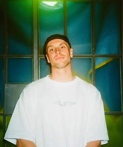 Osmosis Jones - Electronic music DJ from Paris