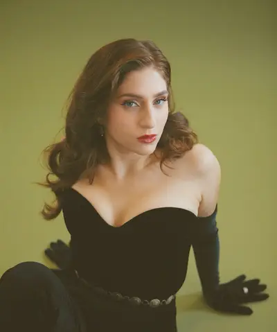 Lara Sarkissian - Electronic music DJ from Los Angeles