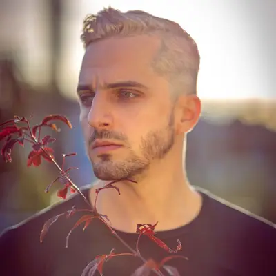 Farbod - Electronic music DJ from Vienna