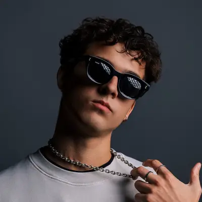 Rello - Electronic music DJ from Miami