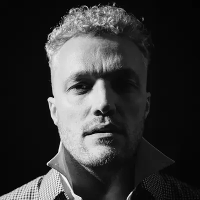 Maxi Meraki - Electronic music DJ from Manchester