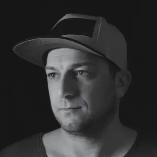 Bee Lincoln - House, Techno DJ from Berlin