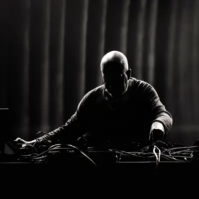 Aes Dana - Electronic music DJ from Paris