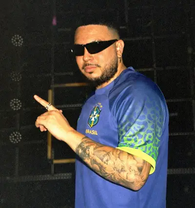 Ferra Black - Electronic music DJ from Amsterdam