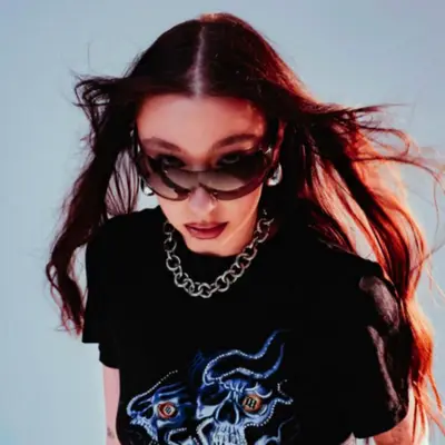 dogheadsurigeri - Electronic music DJ from London