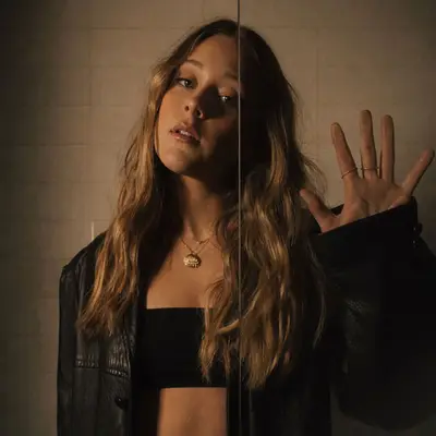 Josiane - Electronic music DJ from Berlin