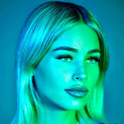 Layla Benitez - Techno music DJ