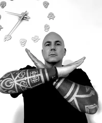 Seimen Dexter - Electronic music DJ from Berlin