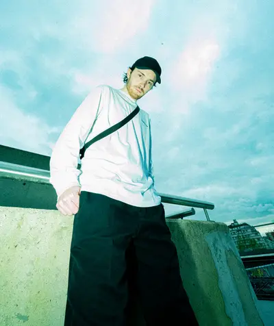 Grand V - Electronic music DJ from Paris