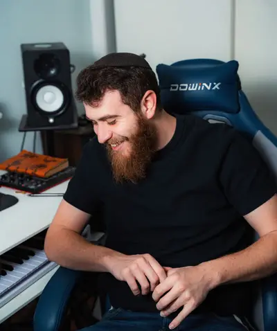 Mendel - Electronic music DJ from Amsterdam