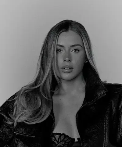 Siân Owen - Electronic music DJ from London