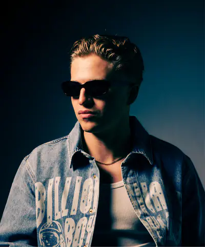 Tommy Phillips - Electronic music DJ from Paris