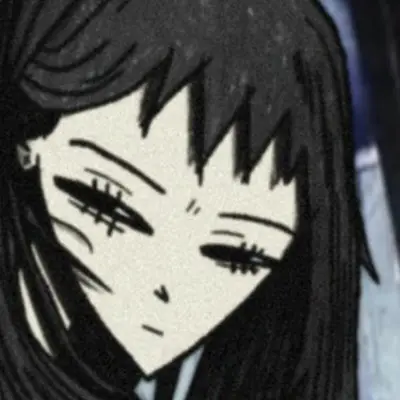 Julie - Electronic music DJ from Amsterdam