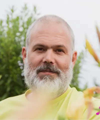 Nick Höppner - Electronic music DJ from Paris