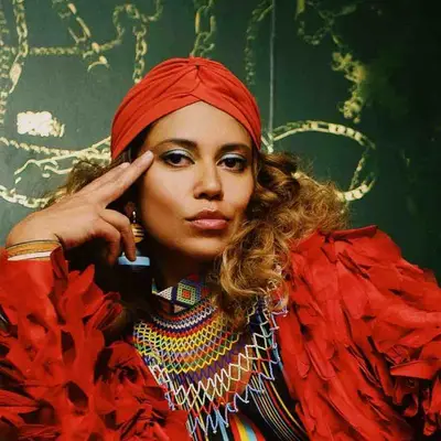 Natasha Diggs - Electronic music DJ from London