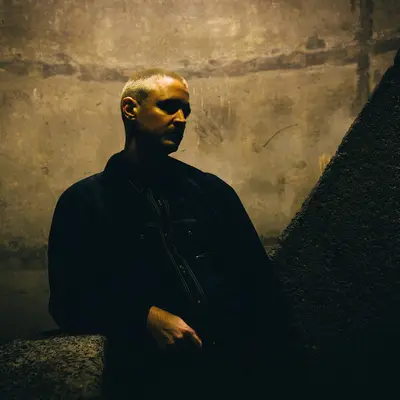 L-Vis 1990 - Electronic music DJ from London