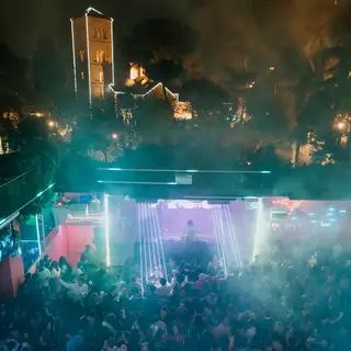 SMIILE x Chloé Caillet OFF-Barcelona at La Terrrazza SMIILE x Chloé Caillet OFF-Barcelona at La Terrrazza