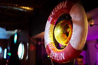 Käptens Club Party - Disco pur at Hafenbar Berlin