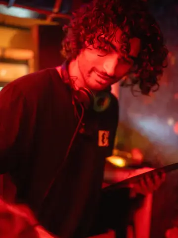 mittendrin mit van Kay at Minimal Bar mittendrin mit van Kay at Minimal Bar