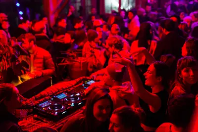 DE DANSVLOER / Krismika - EDM event at NAR in Utrecht