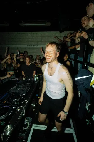 DUALISM with Paraçek & Alpha Tracks at Club Exil