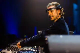 Axwell’s classic ‘Feel The Vibe (‘Till The Morning Comes)’ re-enters the iTunes charts - EDM news article Axwell’s classic ‘Feel The Vibe (‘Till The Morning Comes)’ re-enters the iTunes charts - EDM news article
