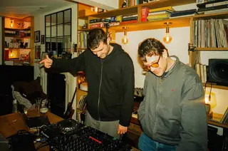 Fred again.. releases ‘Lights Burn Dimmer’ with Jamie T: Listen - EDM news article Fred again.. releases ‘Lights Burn Dimmer’ with Jamie T: Listen - EDM news article