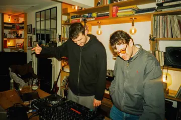 Fred again.. releases ‘Lights Burn Dimmer’ with Jamie T: Listen - EDM news article Fred again.. releases ‘Lights Burn Dimmer’ with Jamie T: Listen - EDM news article