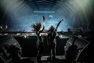 Amelie Lens b2b Sara Landry unleash 27 IDs during explosive Ultra Miami 2026 Megastructure set: Relive - EDM news article Amelie Lens b2b Sara Landry unleash 27 IDs during explosive Ultra Miami 2026 Megastructure set: Relive - EDM news article